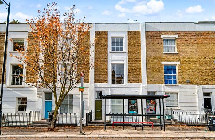 2 Bedroom Maisonette For Sale In Hemingford Road, Barnsbury, London, N1