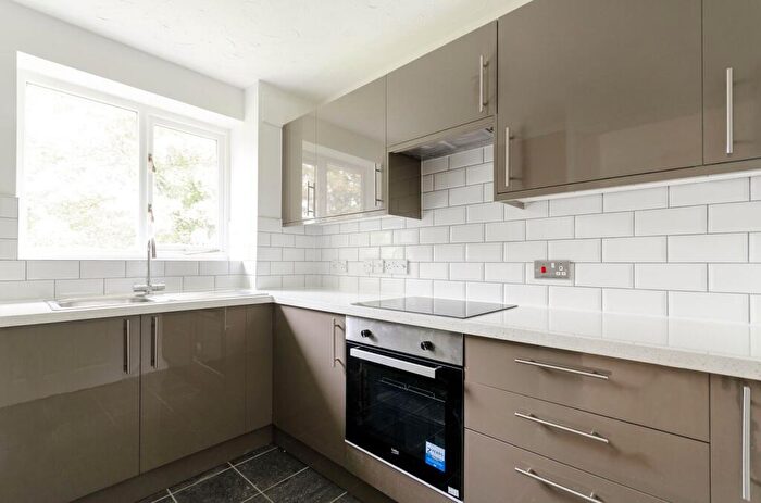 2 Bedroom Flat To Rent In Woodfield Road, Hinchley Wood, Thames Ditton, KT7