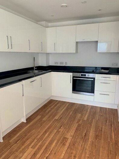 1 Bedroom Flat To Rent In Aire, Cross Green Lane, LS9