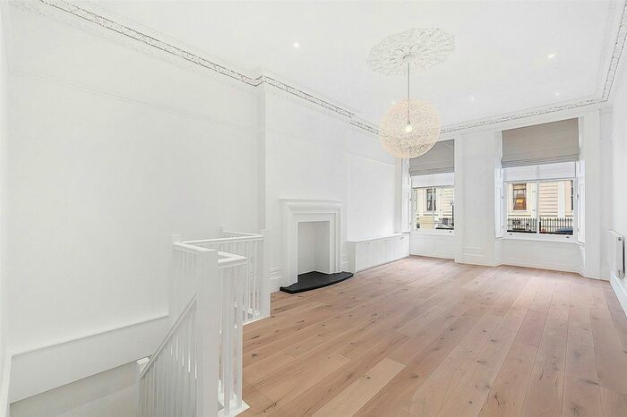 4 Bedroom Flat To Rent In Lancaster Gate, Bayswater, London, W2