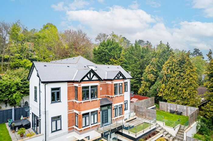1 Bedroom Flat For Sale In Welcomes Road, Kenley, CR8