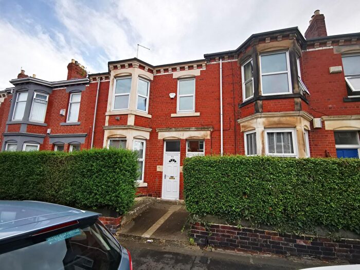 3 Bedroom Flat To Rent In Trewhitt Road, Heaton, Newcastle Upon Tyne, NE6