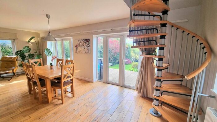 4 Bedroom Detached House For Sale In Gravelye Lane, Lindfield, RH16