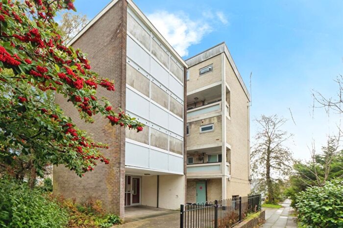 2 Bedroom Flat For Sale In Taranto Road, Southampton, SO16