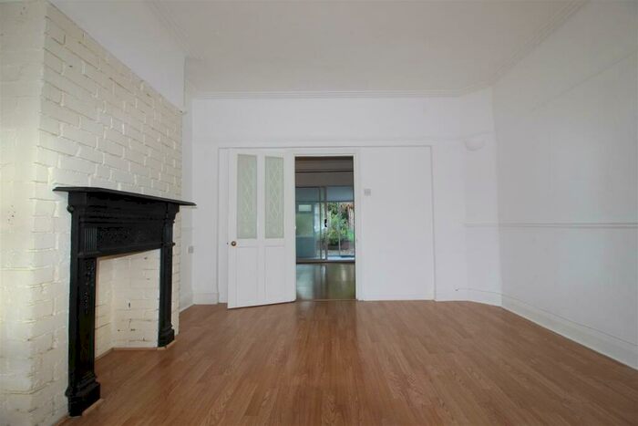 2 Bedroom Apartment To Rent In (Ground Floor Flat) Grantock Road, Walthamstow, E17
