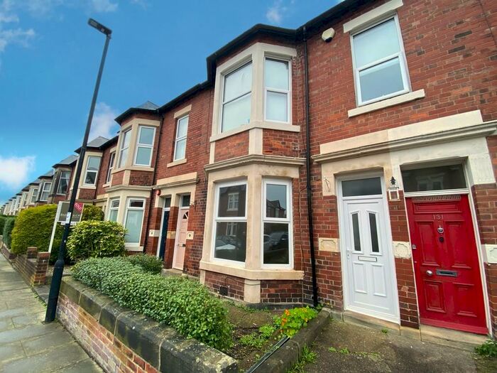2 Bedroom Flat To Rent In Gosforth, Newcastle Upon Tyne, NE3