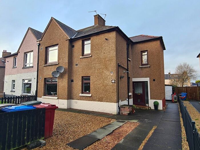 2 Bedroom Flat To Rent In Dalgrain Road, Grangemouth, Stirlingshire, FK3