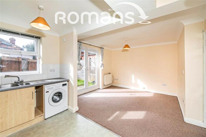 1 Bedroom Flat To Rent In Beaufort Court, Oxford Street, Caversham, RG4