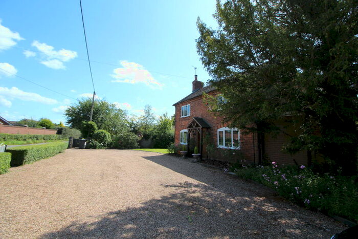 4 Bedroom Country House To Rent In Corner Farm, Pit Lane, Hough, Crewe, Cheshire, CW2