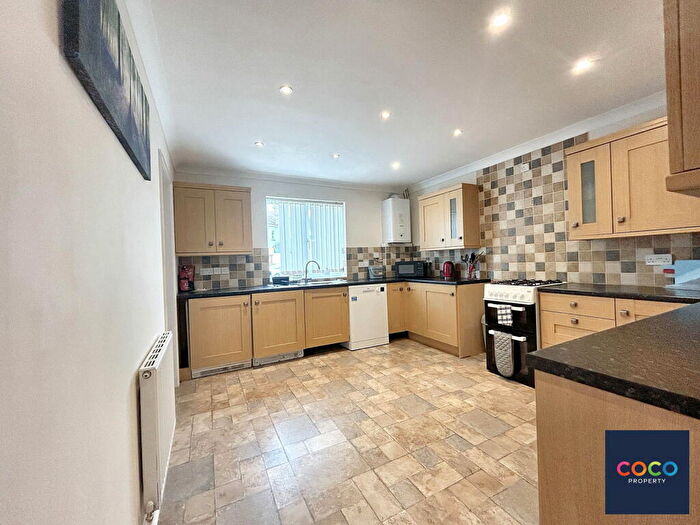 4 Bedroom Terraced House To Rent In Portland Road, Weymouth, DT4