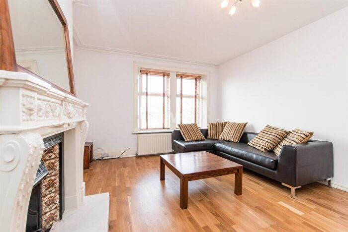 1 Bedroom Apartment To Rent In St George's Terrace, Jesmond, Newcastle Upon Tyne, NE2