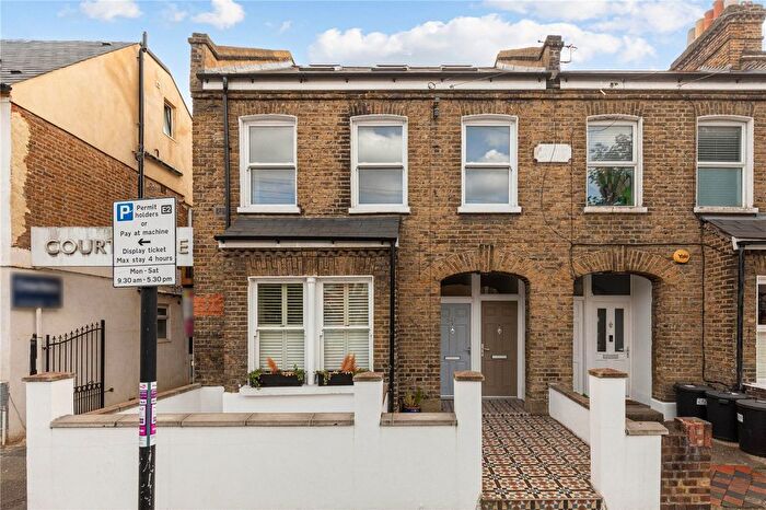 5 Bedroom Flat For Sale In Sellincourt Road, London, SW17