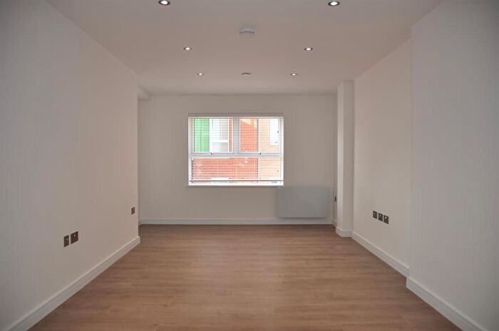 1 Bedroom Flat To Rent In Olivia House, Luton, LU1