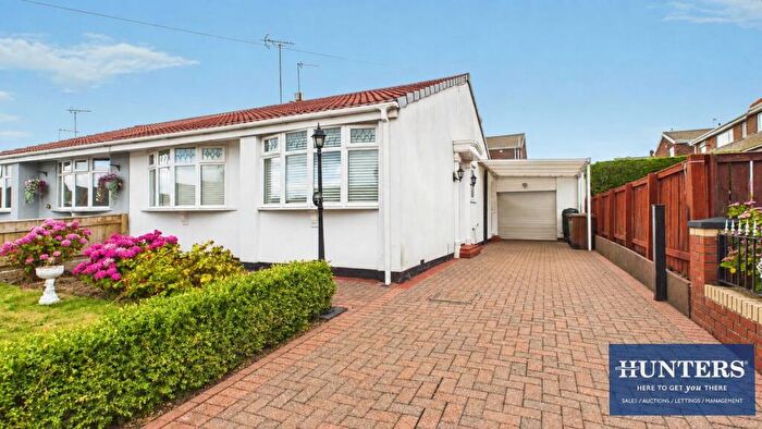 2 Bedroom Semi-Detached Bungalow For Sale In Hillingdon Grove, Hastings Hill, Sunderland, SR4