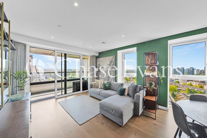 2 Bedroom Flat For Sale In Hurlock Heights, Deacon Street, Elephant Amp; Castle, London, SE17