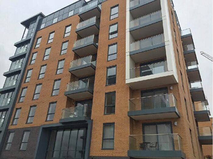 1 Bedroom Flat To Rent In Kennet Island, Reading, RG2