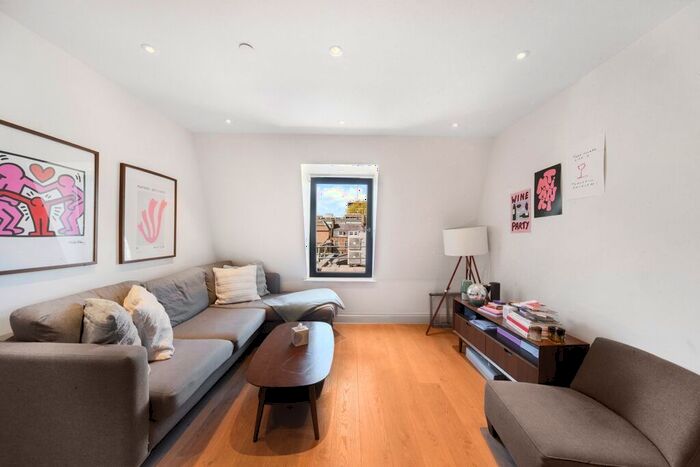 2 Bedroom Flat To Rent In Grays Inn Road, London, WC1X