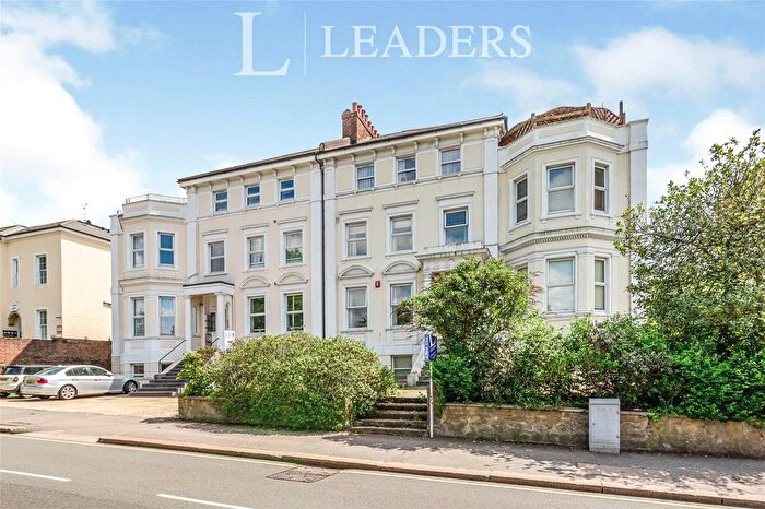 1 Bedroom Studio For Sale In St. Mark's Hill, Surbiton, Surrey, KT6