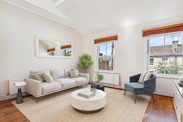 3 Bedroom Flat To Rent In Coombe Road, Central Chiswick, W4