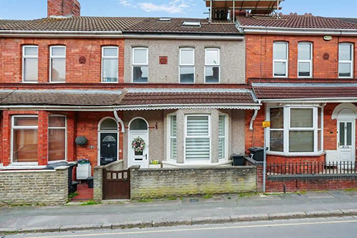 4 Bedroom Terraced House For Sale In Kent Road, Swindon, SN1