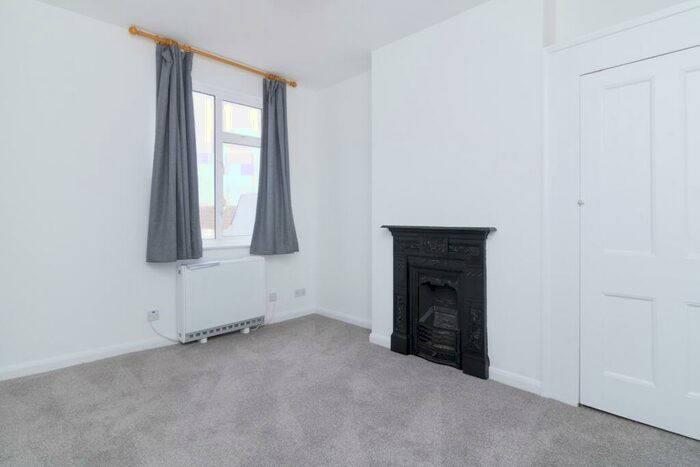1 Bedroom Flat To Rent In Tankerton Road, Whitstable, CT5