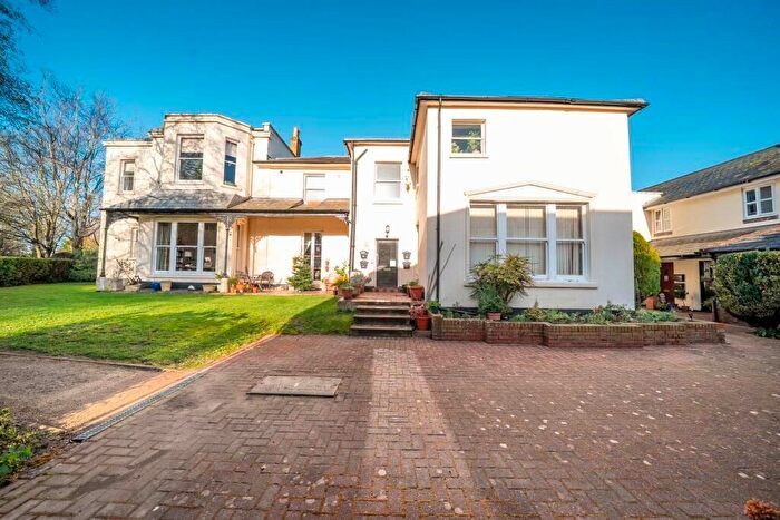 1 Bedroom Apartment For Sale In Weyhill, Andover, SP11