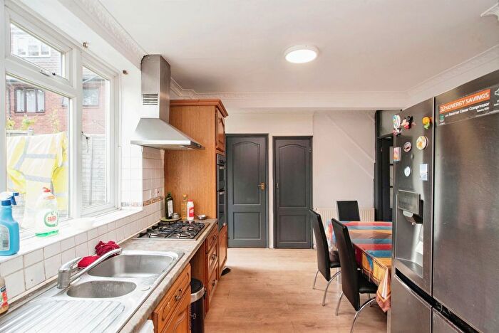 3 Bedroom End Of Terrace House For Sale In Otley Way, Watford, WD19