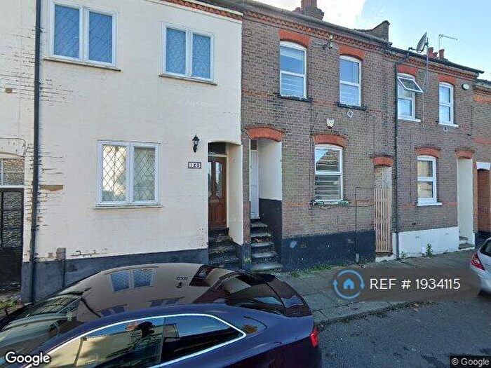 5 Bedroom Terraced House To Rent In Baker Street, Luton, LU1