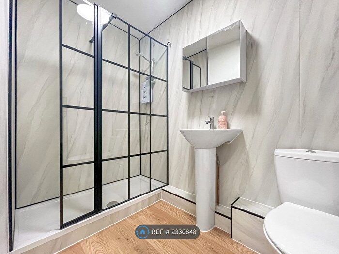 1 Bedroom Flat To Rent In Dukes Court, London, SE13
