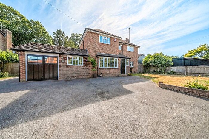 4 Bedroom Detached House For Sale In The Rise, Brockenhurst, SO42