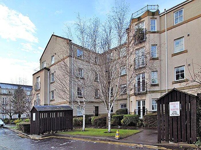 2 Bedroom Flat To Rent In Huntingdon Place, Edinburgh, EH7