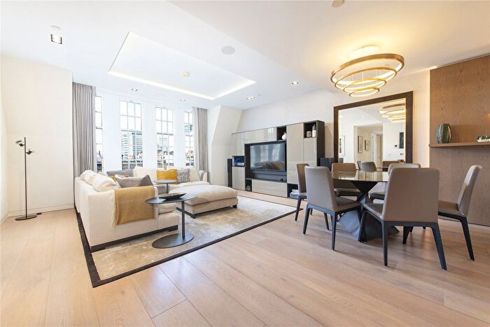 3 Bedroom Flat To Rent In Nassau Street, London, W1W