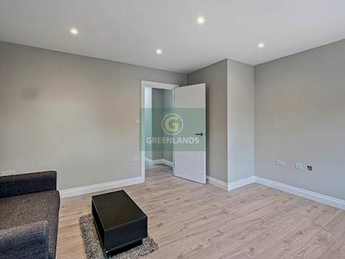 1 Bedroom Flat To Rent In Bethnal Green Road, Bethnal Green, E2