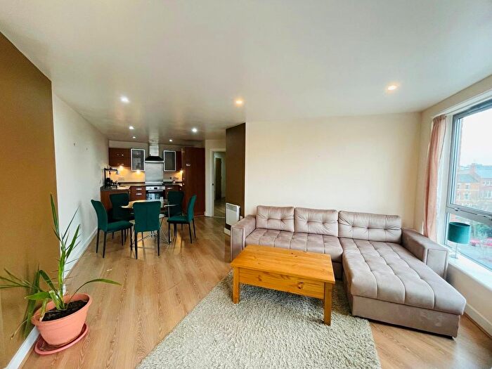 2 Bedroom Flat To Rent In Hall Street, Birmingham, B18