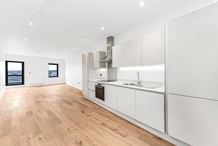 2 Bedroom Flat To Rent In Rye Lane, Peckham, SE15