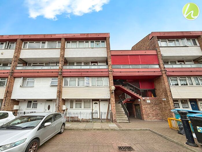 3 Bedroom Maisonette To Rent In Seabrooke Rise, Grays, RM17