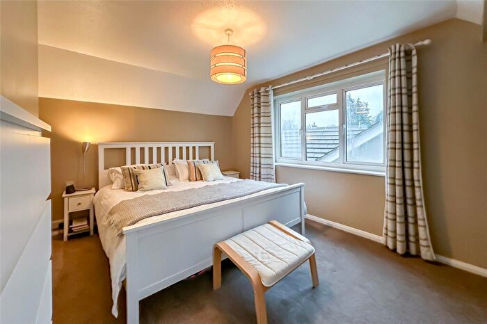 4 Bedroom Detached House For Sale In Oakway, Studham, LU6