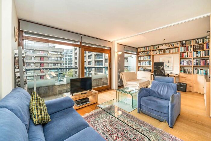 1 Bedroom Flat For Sale In Defoe House, Barbican, EC2Y