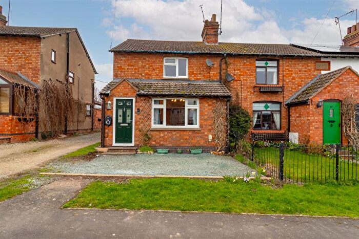 3 Bedroom End Of Terrace House For Sale In Hambridge Road, Bishops Itchington, Southam, CV47