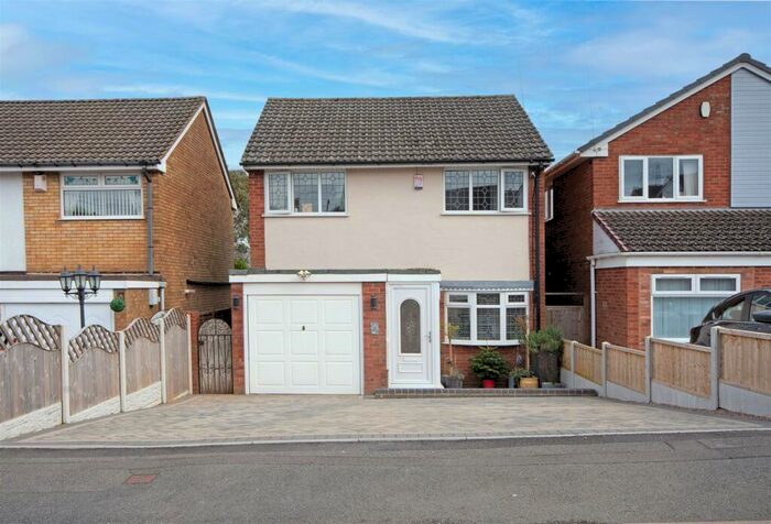 3 Bedroom Detached House For Sale In Beechcroft Crescent, Sutton Coldfield, B74