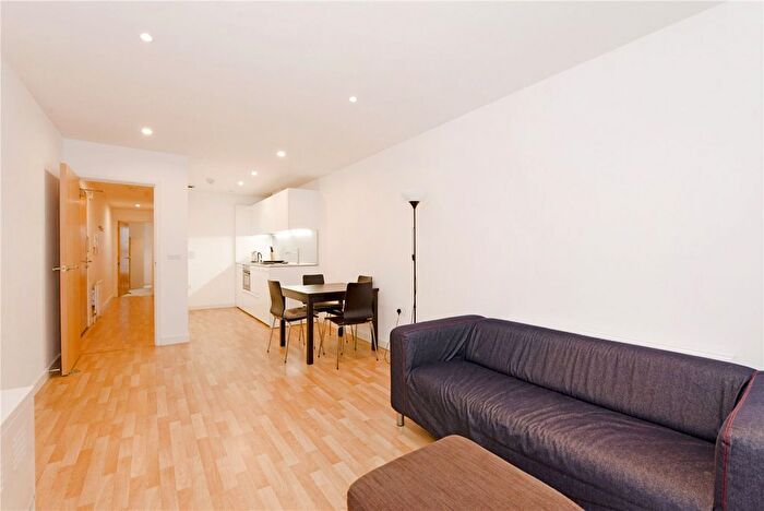 1 Bedroom Flat To Rent In Northpoint House, Essex Road, N1
