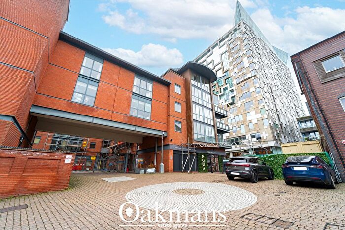 2 Bedroom Flat For Sale In Waterfront Walk, Birmingham, West Midlands, B1