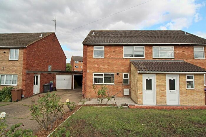3 Bedroom Semi-Detached House To Rent In Old Hale Way, Hitchin, SG5