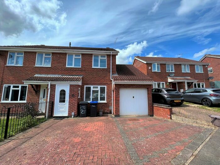 3 Bedroom Semi-Detached House To Rent In East Rising, Northampton, NN4