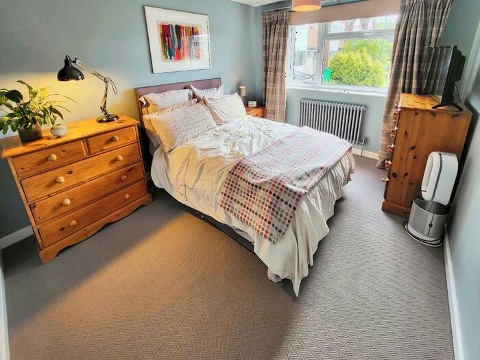 3 Bedroom Detached House For Sale In Crich View, Sherwood, Nottingham, NG5