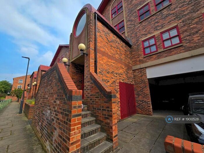 2 Bedroom Flat To Rent In Navigation Walk, Leeds, LS10