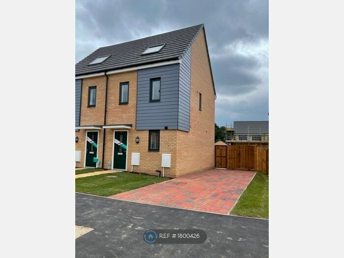 3 Bedroom Semi-Detached House To Rent In Croft Way, Wymondham, NR18