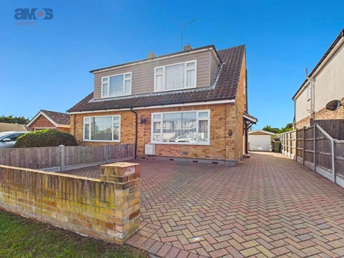 2 Bedroom Semi-Detached House For Sale In Harrogate Road, Hockley, Essex, SS5