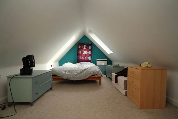 1 Bedroom Flat To Rent In Wellington Way, London, E3