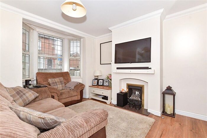 2 Bedroom Terraced House For Sale In Malling Road, Snodland, Kent, ME6